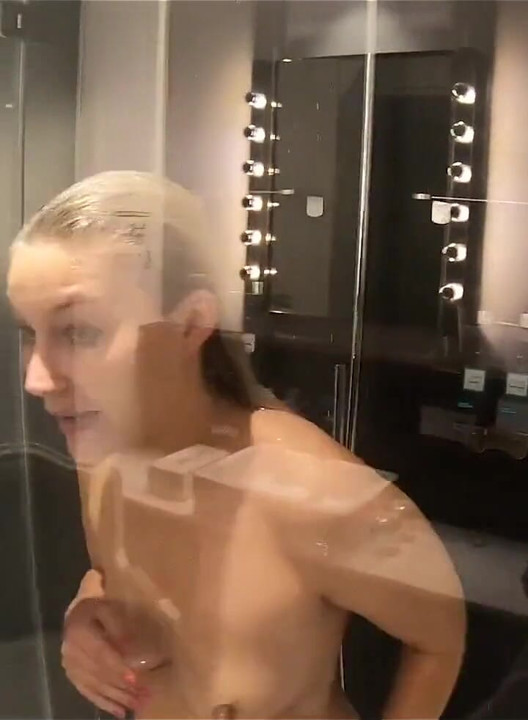 Baru Tiba di Hotel
