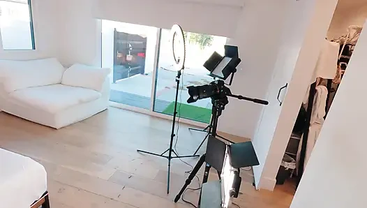 Büyük götlü latin Sophia Leone büyük yaraklı komşuyla sikişiyor