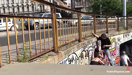 Disetubuhi di luar ruangan