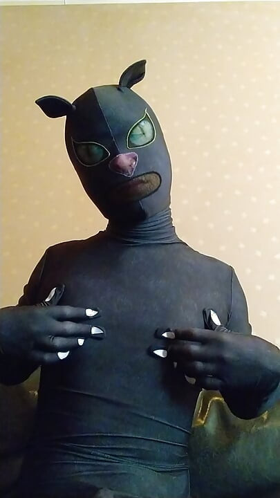 I masturbated comfortably while getting excited in a jumpsuit that could turn into a cat!