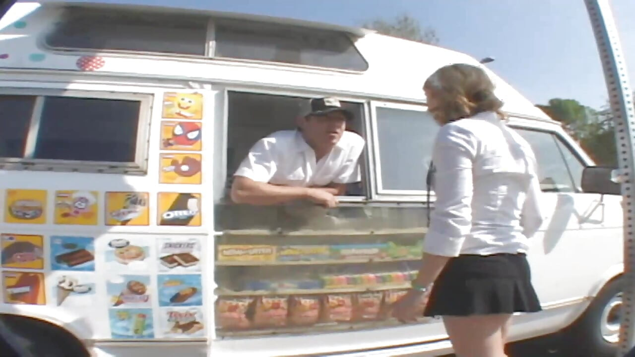 Mooie natte roze spleetje van meid verwacht wijd open voor gigantische paalschroef het