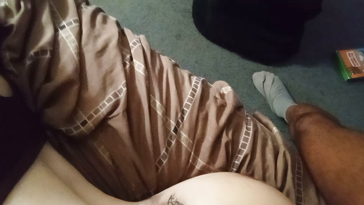 "Booty-Full " מקועקעת, (Asian X Bunnie)... אוהבת את זה בתחת!!