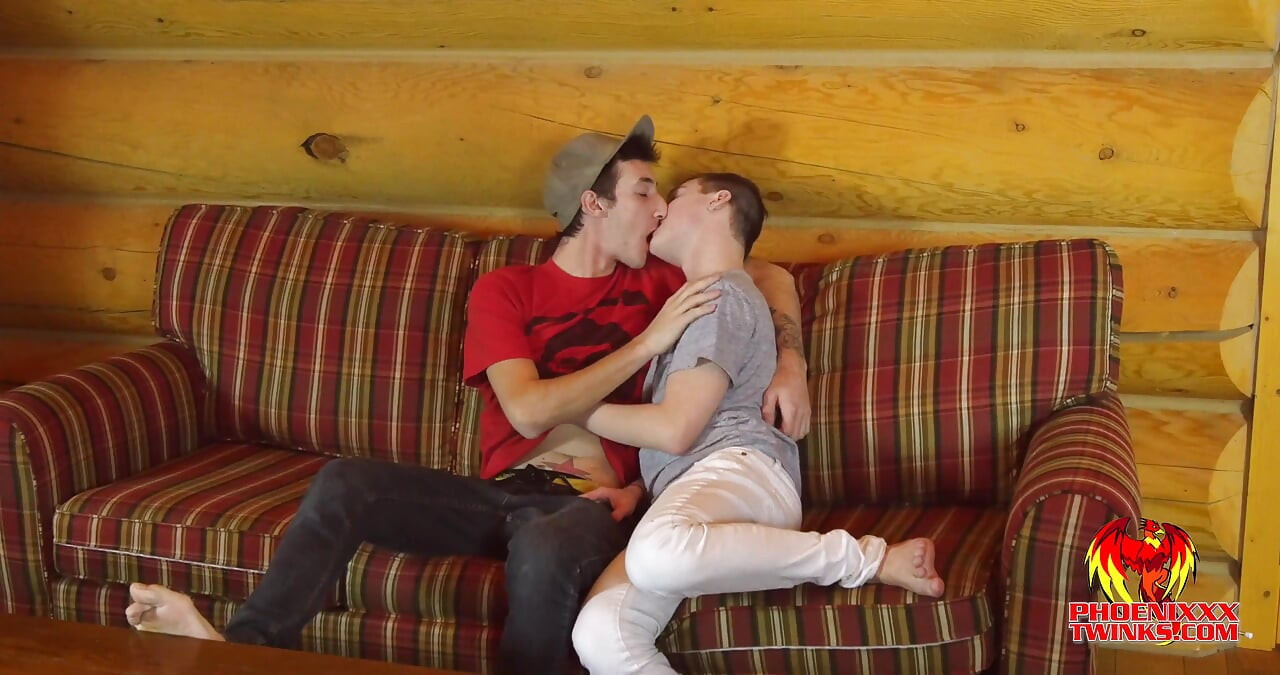 Eight Inches Below: Skyler's an Energetic Bottom for Jimmy!