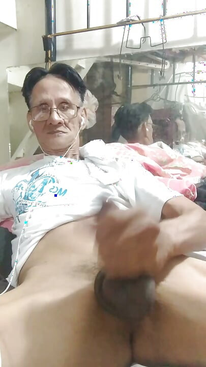 Nice and easy jerking my dick it's cum .