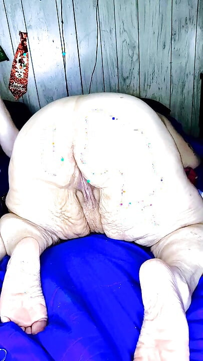 Hippo Ass Humping Juicy Twat Guess What She's Cumming!!!!