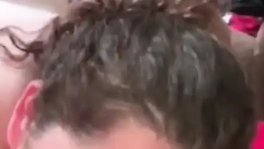 İngiliz iri güzel kadın götten sikişmeme izin ver inleyerek orgazm oluyor