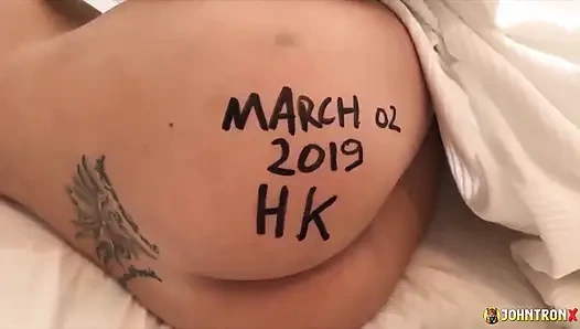 Johntronx - hat eine heiße russische blondine gefickt und ihren hintern signiert