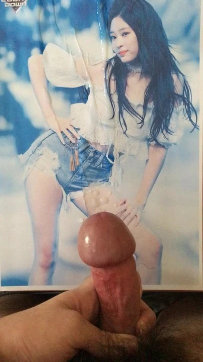 Cum on IZONE Minjoo