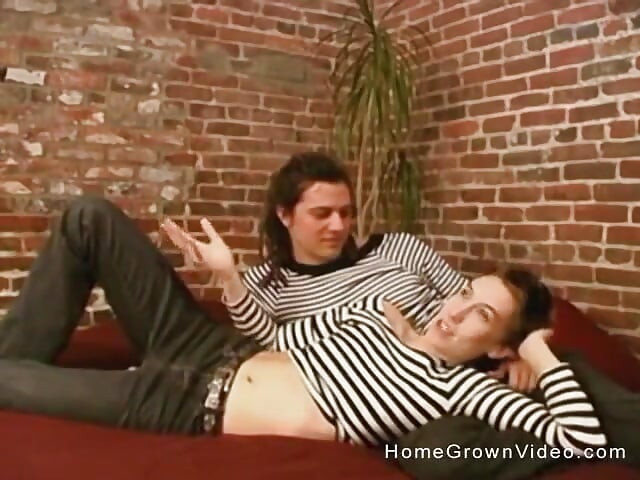 Pasangan semula jadi Pam dan Emery berkongkek dalam filem