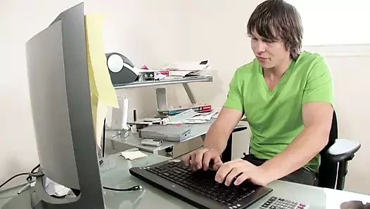 Young Jewels West шлюха с золотыми волосами получает ее киску