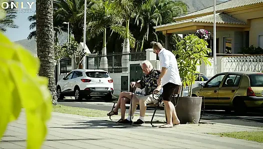 Voluptuous blonde Mary Monroe awesome sex with the rich guy