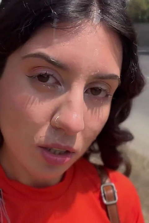 Louca menina chupando pau nos arbustos - enorme gozada facial