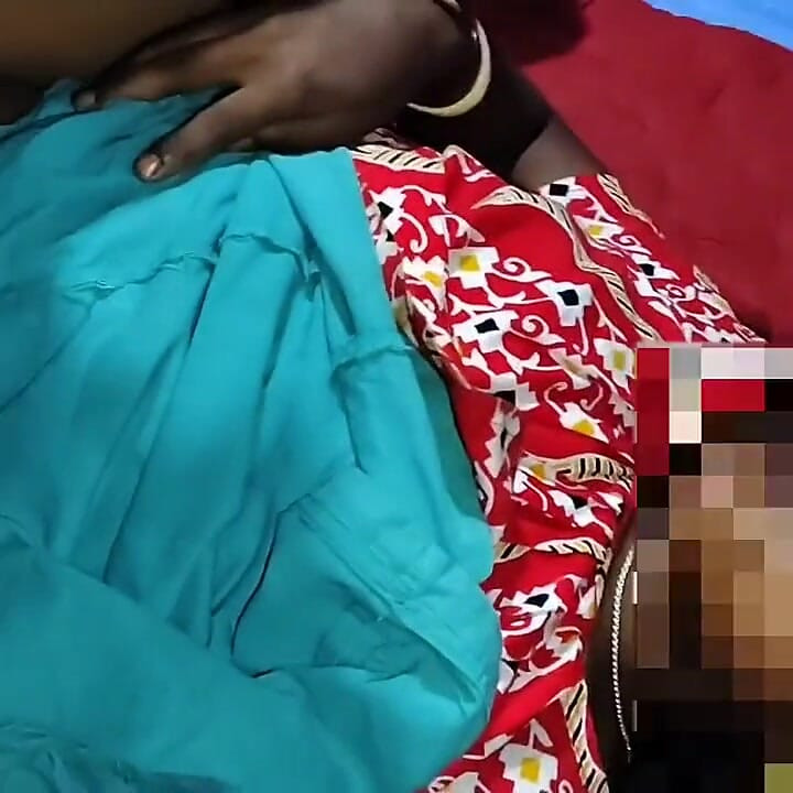 Desi Tight Bhabhi First Time XXX Video