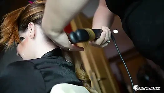 Elena Vega - sahne arkası kostümlü sanal gerçeklik videosu