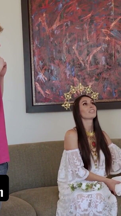 Swappz - Gorgeous Step Mom And Step Son Feel An Unexplainable Tension Between Them | Clip 1