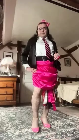В короткой юбке Fushia