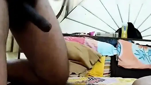 Индийская симпатичная девушка жестко влезла раком