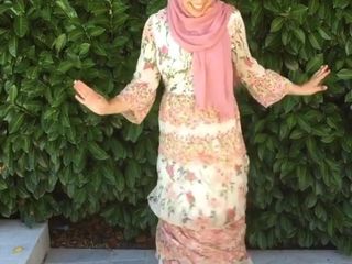 Трясет в хиджабе