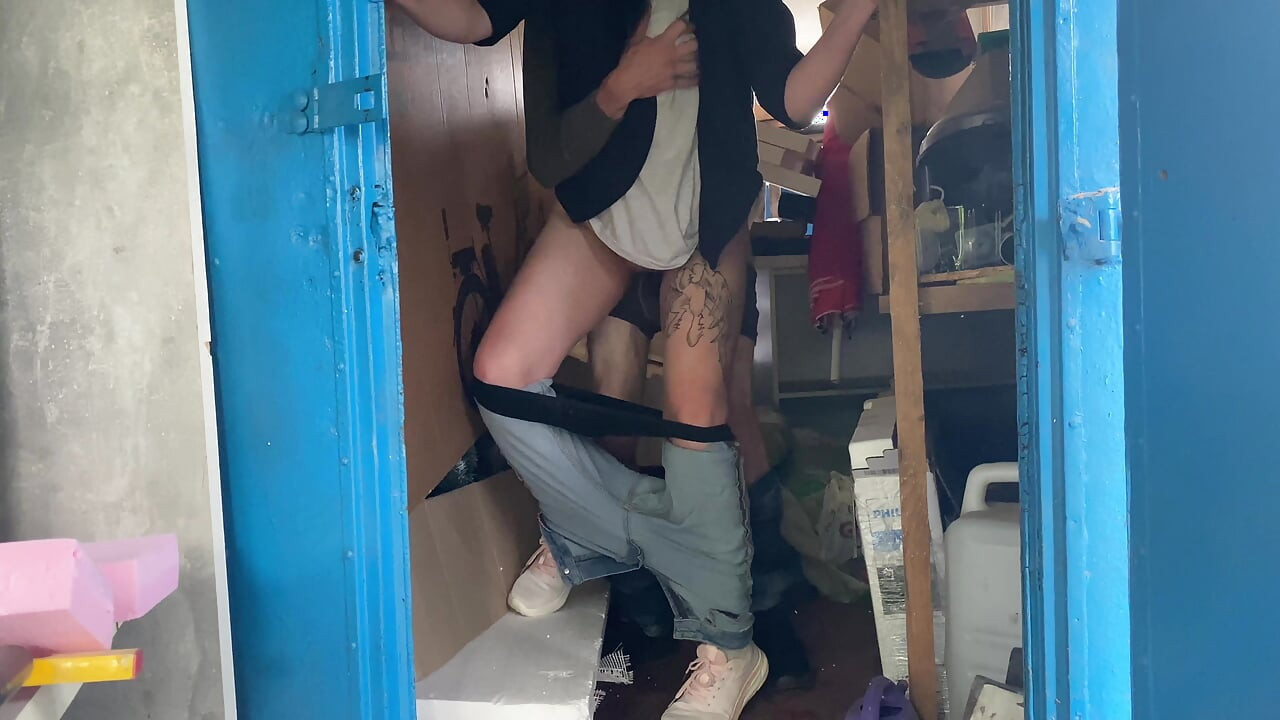 A warehouse worker fucked the manager hard right there on the boxes and put her in her place
