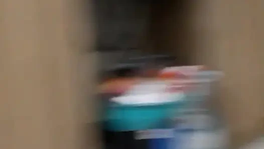 Сквиртую на кухне