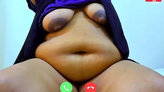 Kannst du mich anrufen und per Videoanruf geiler machen? Ich bin muslimisch, heißes single-mädchen, ich brauche einen freund