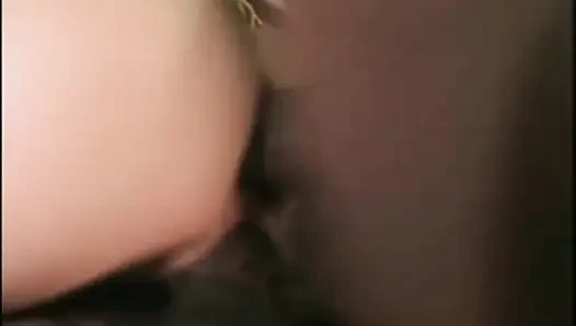 Pelacur itu sangat provokatif