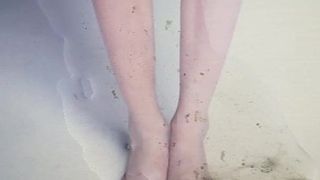 Emma Roberts Füße-Sperma-Hommage