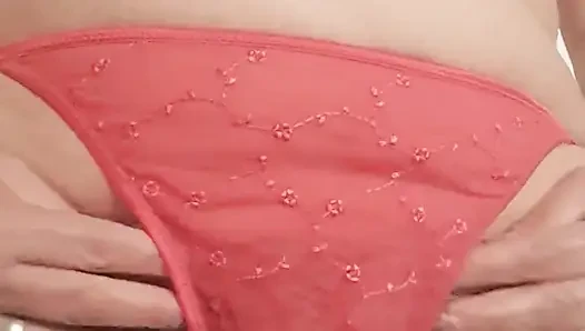 Üvey anne kırmızı külotla baştan çıkarıyor