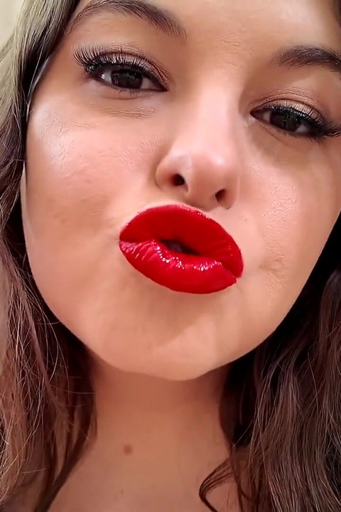 Slow & Sensual Red Kisses