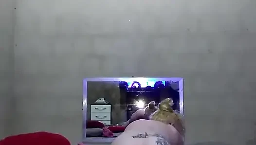 BLONDE UND BRÜNETTE TANZEN MASTURBIEREN, BIS ES MIR GEFÄLLT