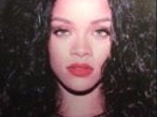 Sperma eerbetoon aan Rihanna!