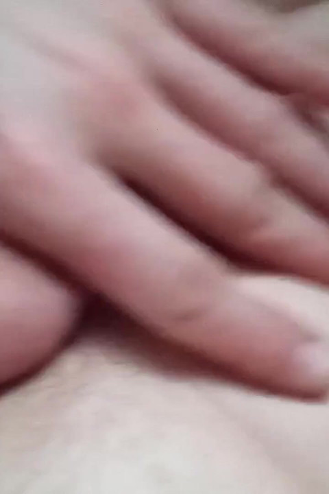 Raširi ih i onda gurni moju jebenu spermu duboko u tebe!