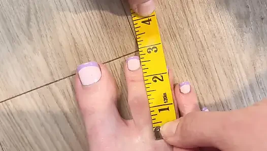67 Goddess Size 16 Feet Measurements