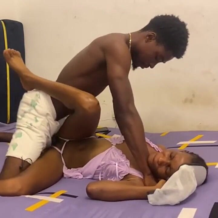 Schlankes Fickloch Sieht Aus Wie Eine Stripperin in Ihren Dessous