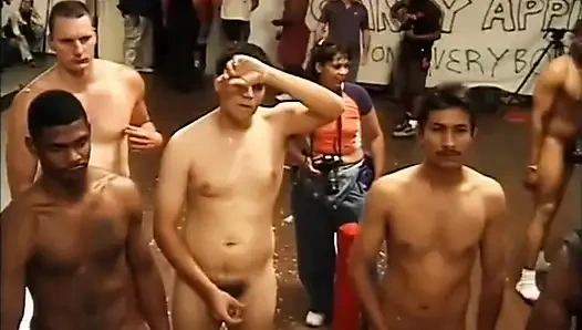 Gang bang hitam dan putih besar