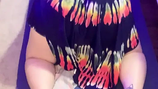BBW Does Peek a Boo Yoga