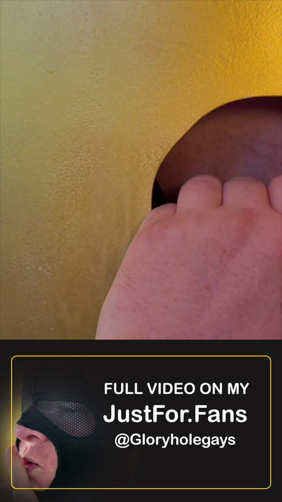 Zlatna glorihola mladi stenoviti pastuv prvo mi puni grlo, a zatim apsolutno utapa kolač