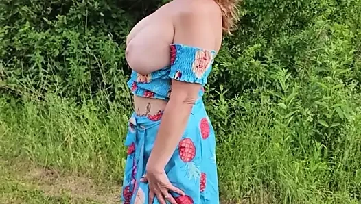 Real TOPLESS MOMMY Outside Mature MILF BIG TIT in the Sunshine