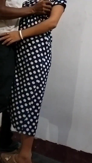 Uzbudljiv trenutak iz filma "Indijski učitelji seksaju učenika, 2. dio (službeni video Villagesex91)"