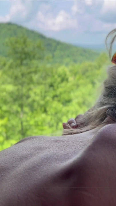 在山上做爱和手淫 | 短片 2