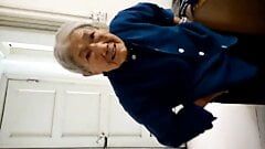 Ejaculare înăuntru cu bunicuță chineză de 75 de ani