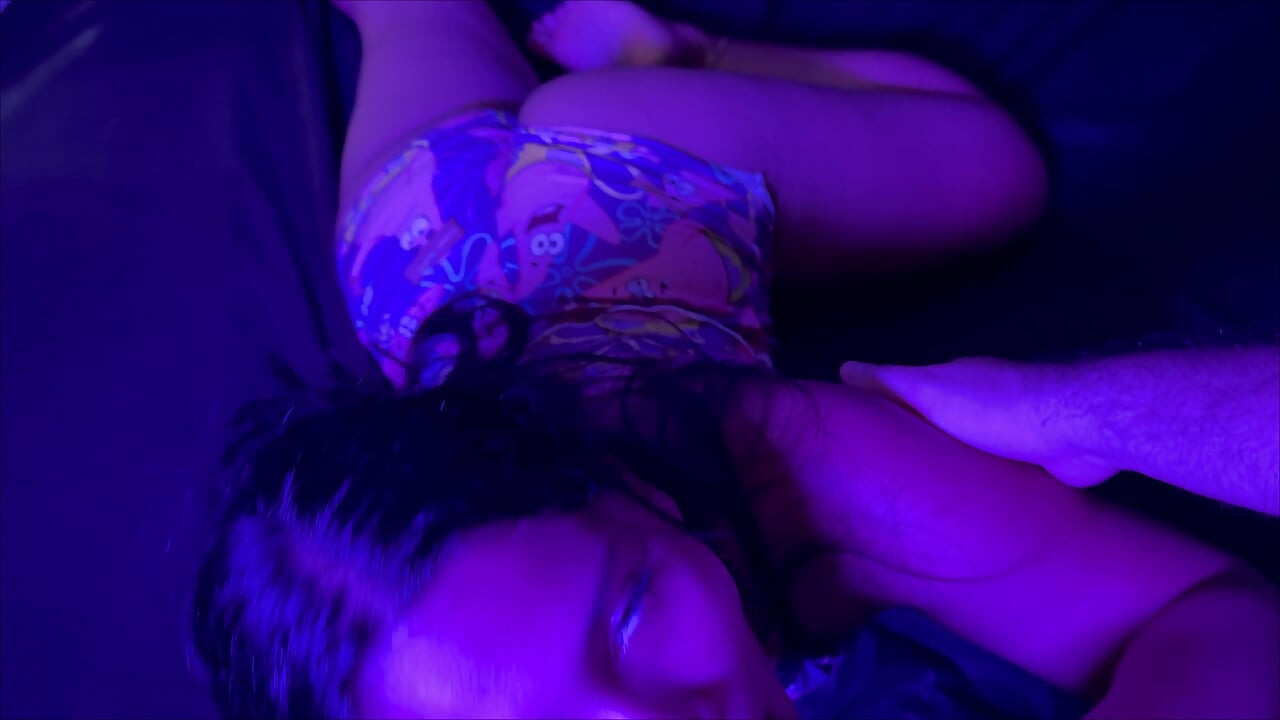 Kolumbijská Děvka Prdeli Ve Všech Pózách A Stříká S Cum Uvnitř Svého Snu