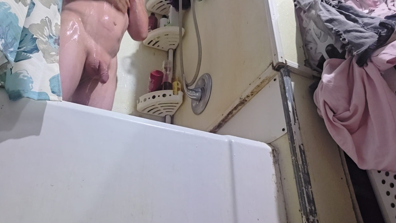 Shower in the nude not home Alone