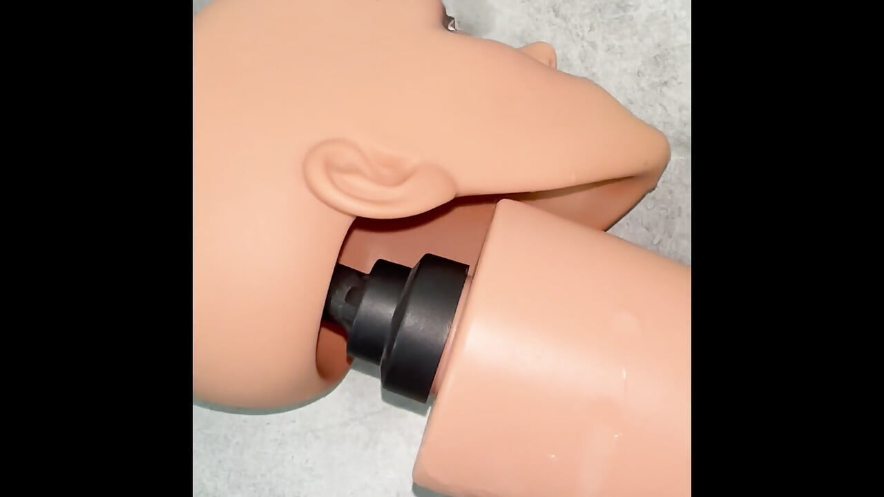 I'm trying to cum on the mannequin's face.