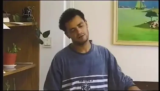 Sarışın sekreter ofiste seks yapmayı seviyor