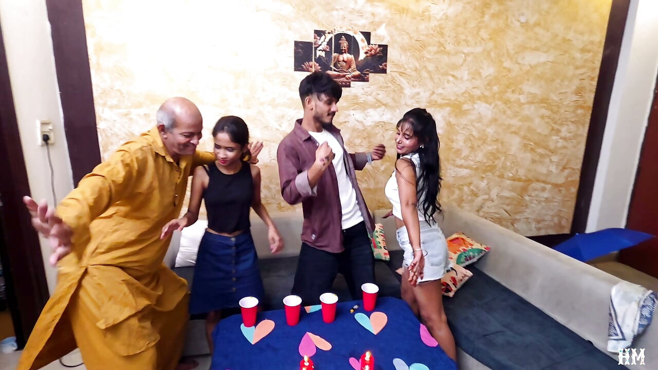Seks Foursome Hot Bareng Gadis Hot India!