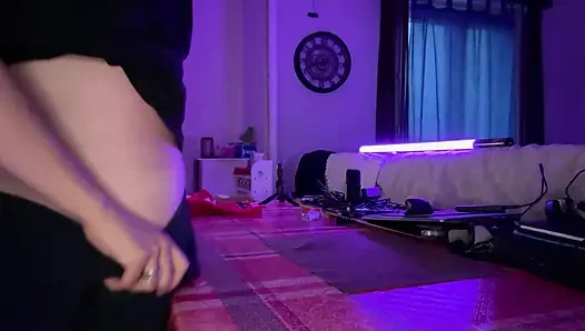 Dia membawaku dari meja