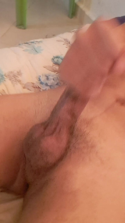 I'm looking for a bottom to suck my dick