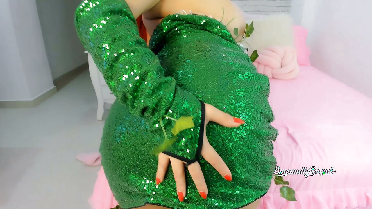 Hot latina EMANUELLY RAQUEL COSPLAY POISON IVY AHEGAO PUSSY PLAY AND PILLOW HUMPING