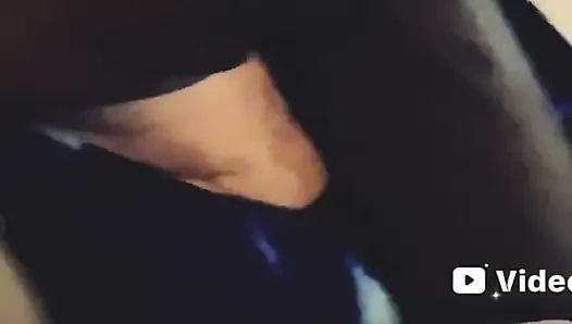 Isi tenggorokannya penuh!